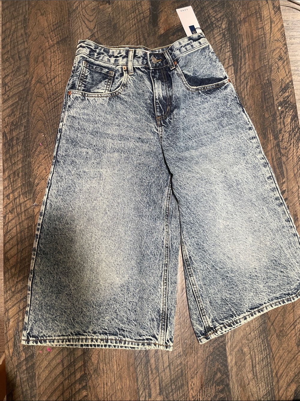 High-Waist Wide-Leg Denim Cargo Shorts - Light Blue Wash